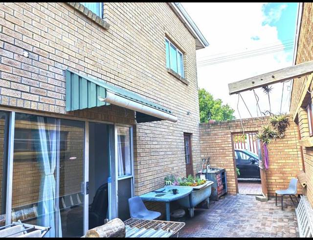 3 BEDROOM HOUSE FOR SALE IN GLENLILY